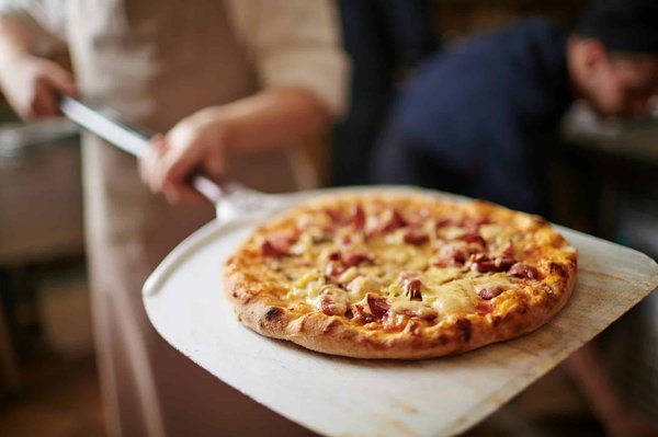 In che modo si può fare una pizza di scarola napoletana stufata?